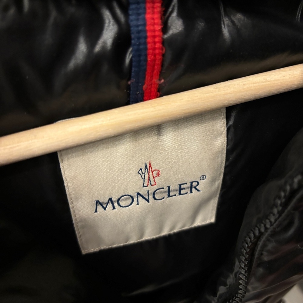 Moncler Down Jacket - Picture 4 of 8